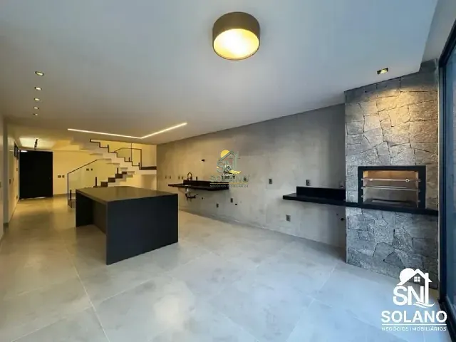 Casa com 267m² 4 quartos e 5 banheiros, à venda, no bairro Jardins Capri em Senador Canedo