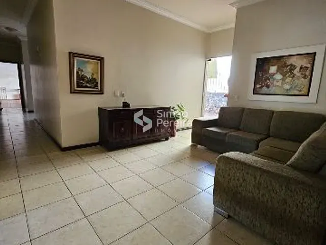 Casa com 616m² 5 quartos e 2 banheiros, à venda, no bairro Centro em Paraíba do Sul
