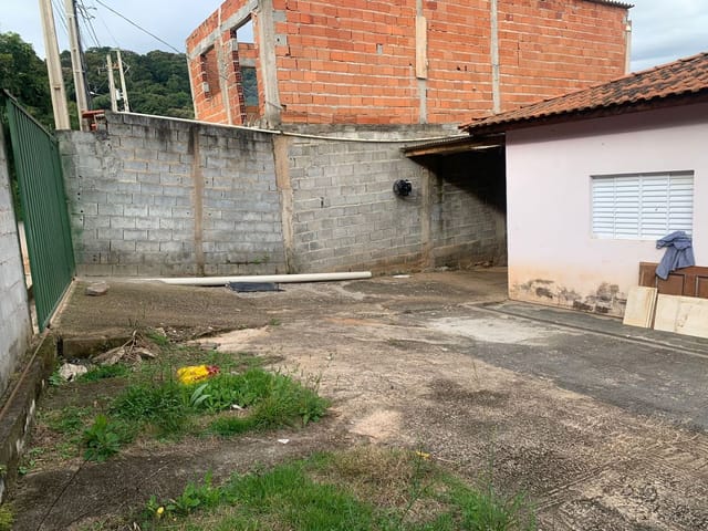 Casa com 400m² 3 quartos e 2 banheiros, à venda, no bairro Godoy em Extrema