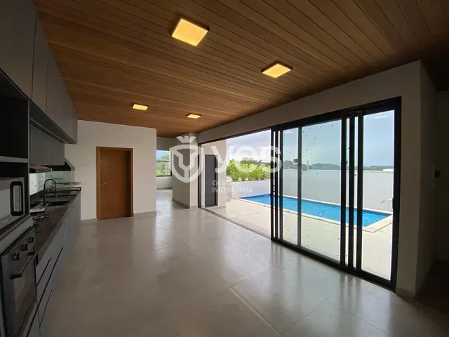 Casa com 360m² 3 quartos e 3 banheiros, à venda, no bairro Loteamento Residencial Condomínio Villágio II em Araxá