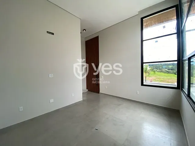 Casa com 360m² 3 quartos e 3 banheiros, à venda, no bairro Loteamento Residencial Condomínio Villágio II em Araxá