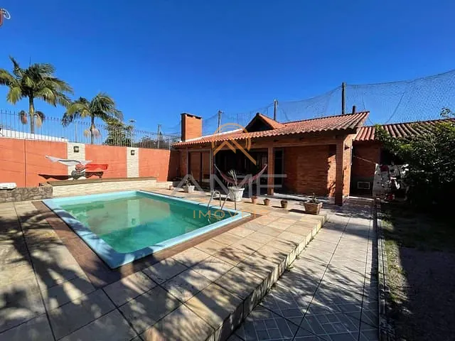 Casa 3 quartos e 3 banheiros, à venda, no bairro Areal em Pelotas