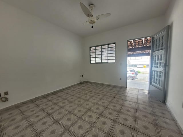 Casa com 190m² 2 quartos e 2 banheiros, para alugar, no bairro Jardim Pompéia em Indaiatuba