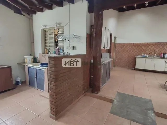 Casa com 299m² 2 quartos e 2 banheiros, à venda, no bairro Vila Santa Clara em Bauru
