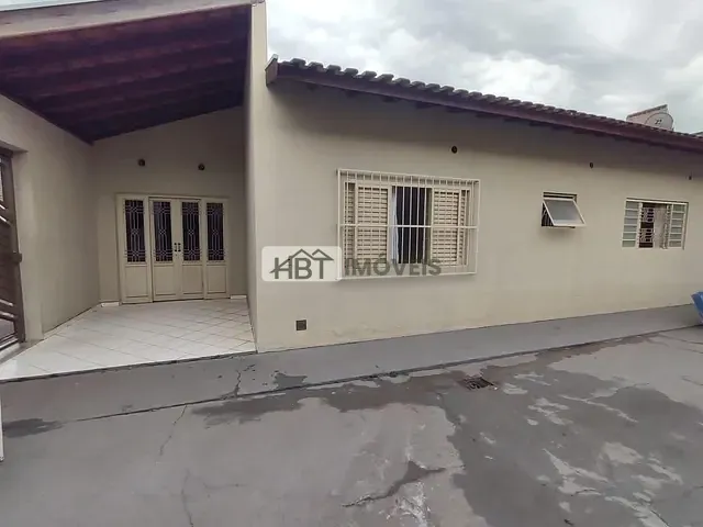 Casa com 299m² 2 quartos e 2 banheiros, à venda, no bairro Vila Santa Clara em Bauru