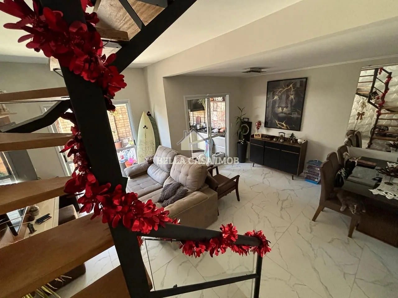 Casa à venda com 3 quartos, 120m² - Foto 1