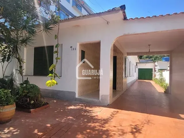 Casa com 320m² 3 quartos e 2 banheiros, à venda, no bairro Pitangueiras em Guarujá