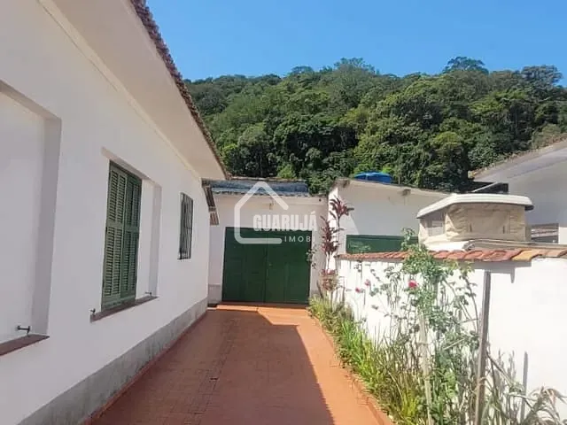 Casa com 320m² 3 quartos e 2 banheiros, à venda, no bairro Pitangueiras em Guarujá