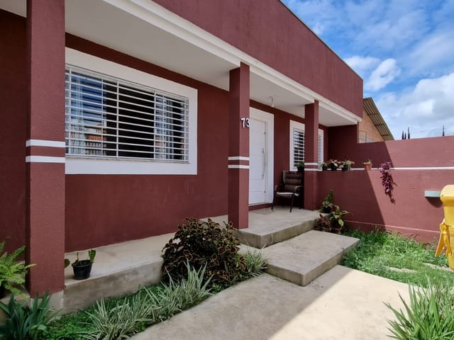 Casa com 311m² 3 quartos e 2 banheiros, à venda, no bairro Neves em Ponta Grossa