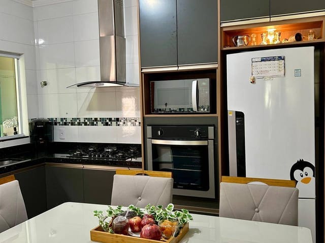 Casa 2 quartos e 4 banheiros, à venda, no bairro Residencial Algarve em Mogi das Cruzes