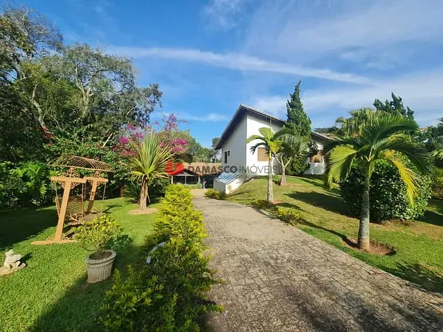 Casa com 450m², à venda, no bairro Avenida Estrutural Leste em Ibiúna