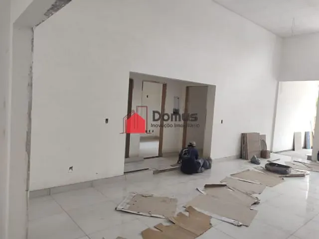 Casa com 259m², à venda, no bairro Campo Alegre em Pindamonhangaba