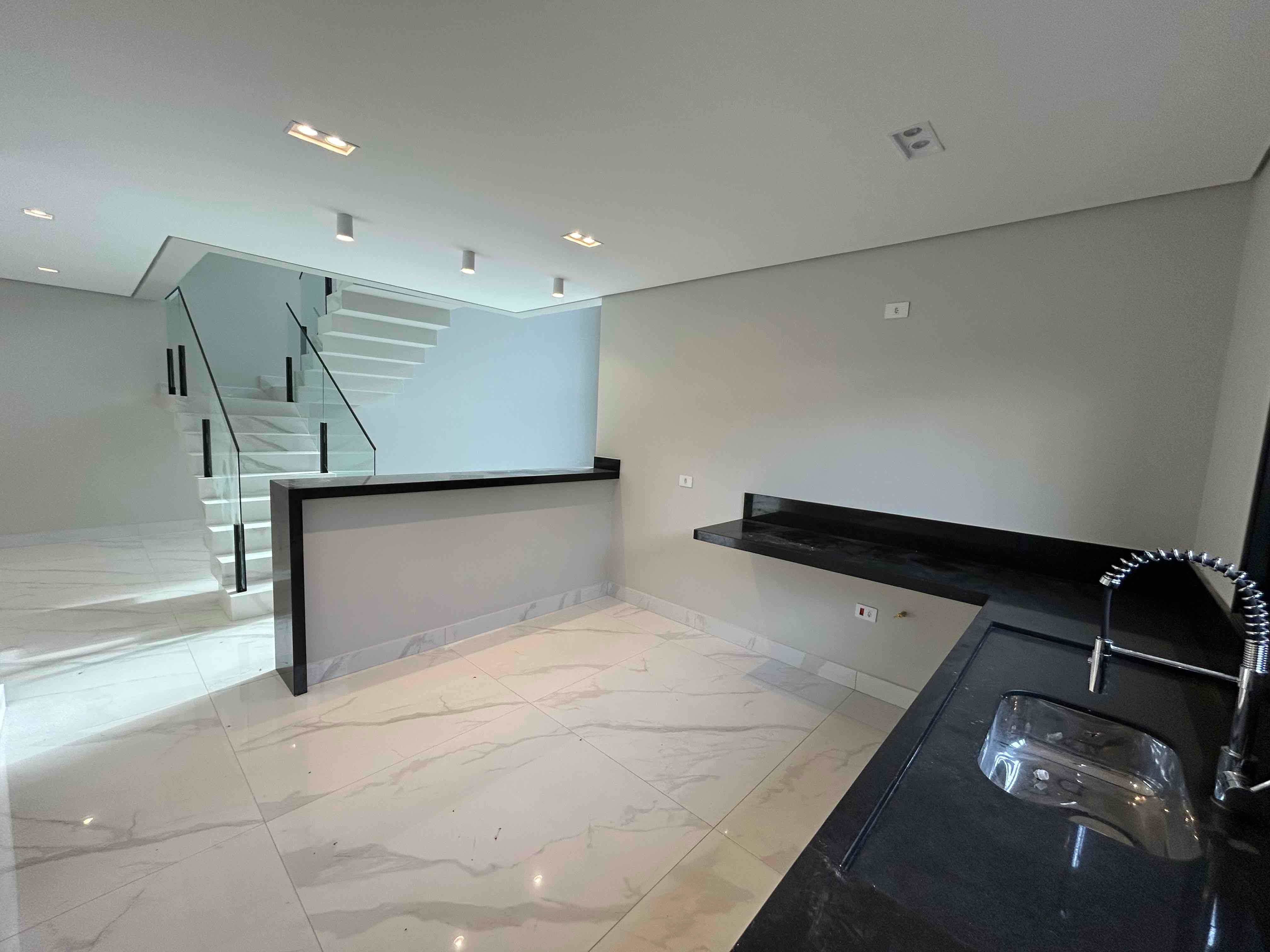 Casa à venda com 3 quartos, 215m² - Foto 7