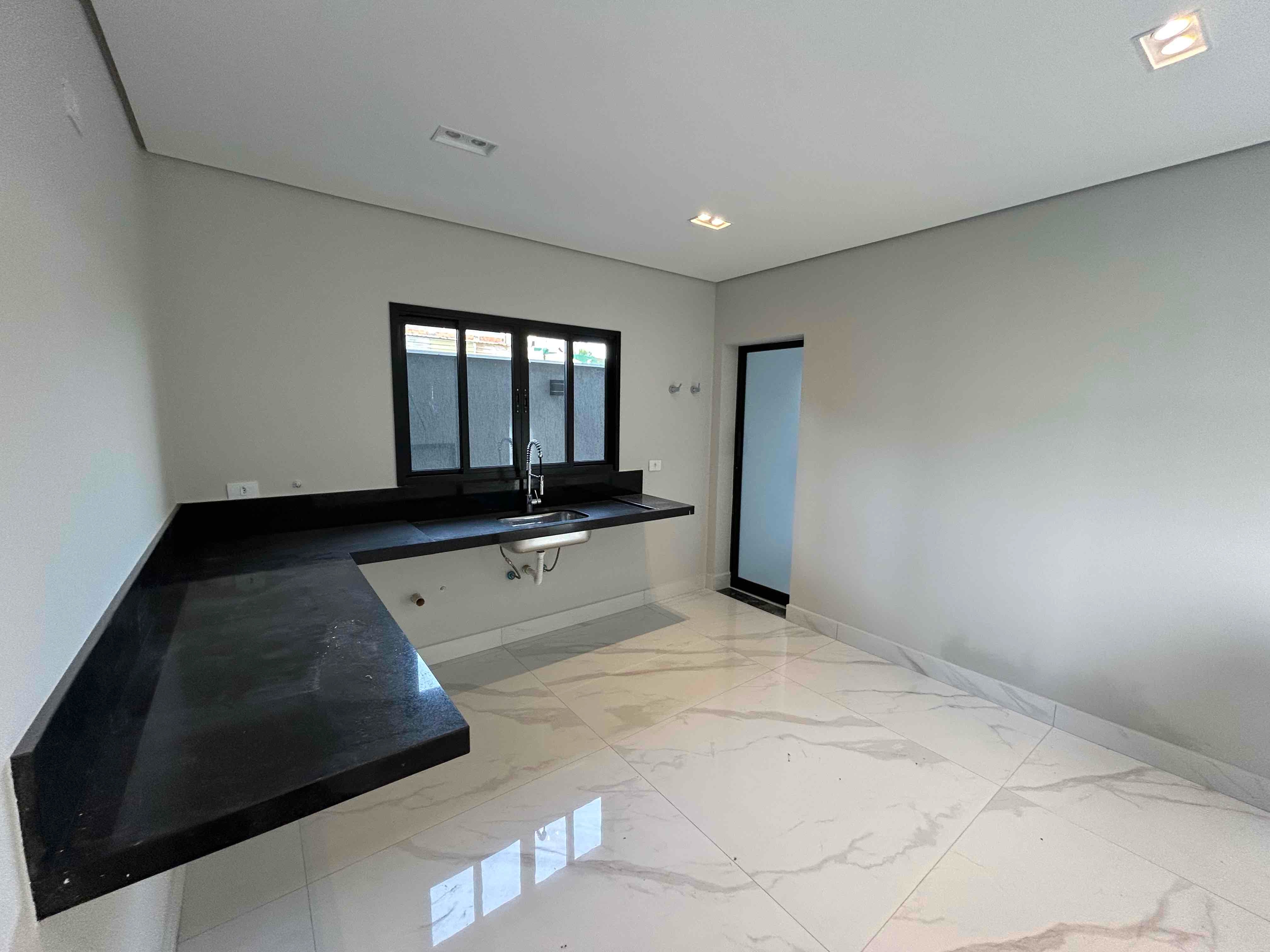 Casa à venda com 3 quartos, 215m² - Foto 8