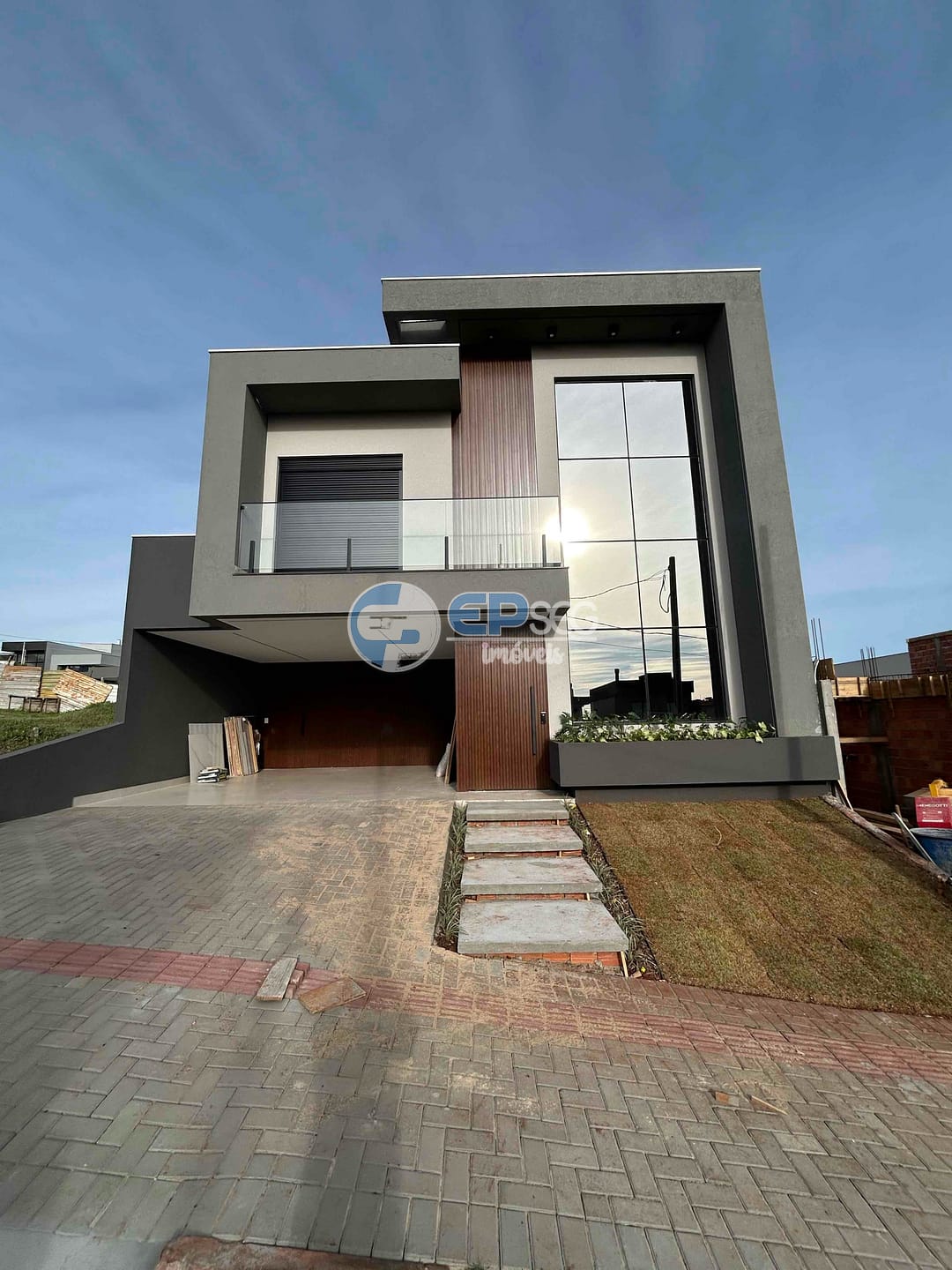 Casa, 3 quartos, 215 m² - Foto 1