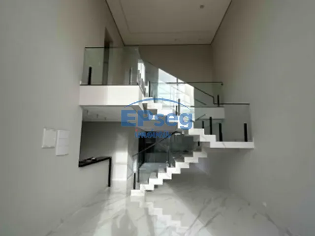 Casa com 205m² 3 quartos e 4 banheiros, à venda, no bairro Olímpico em Londrina