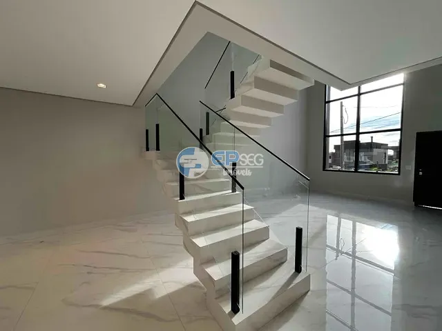 Casa com 205m² 3 quartos e 4 banheiros, à venda, no bairro Olímpico em Londrina
