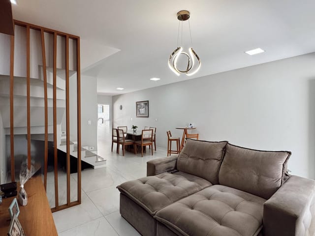 Casa com 180m² 3 quartos e 3 banheiros, à venda, no bairro Morada de Laranjeiras em Serra