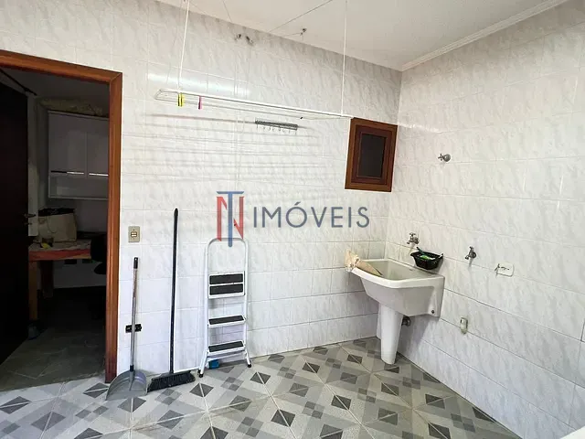 Casa 4 quartos e 6 banheiros, à venda, no bairro Panorama Parque em Atibaia