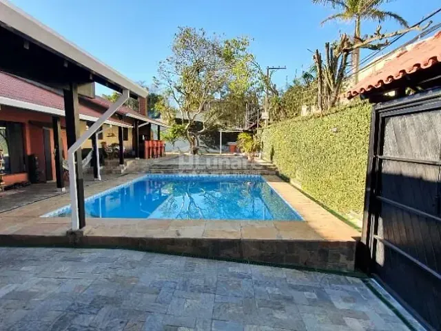 Casa com 800m² 5 quartos e 5 banheiros, à venda ou para alugar, no bairro Vila Suissa em Mogi das Cruzes