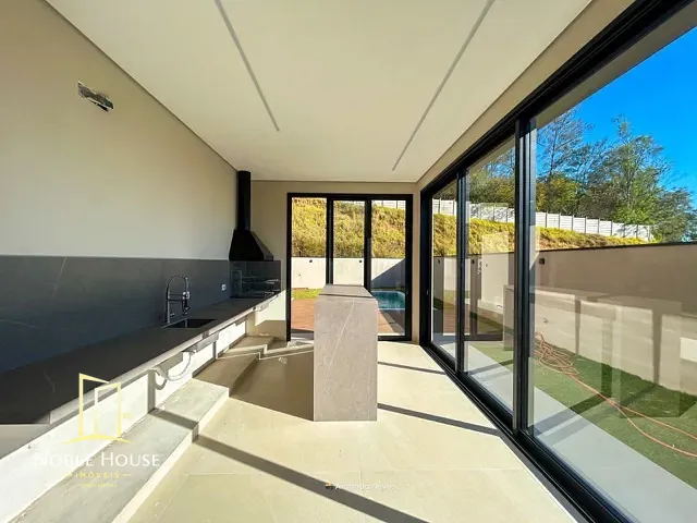 Casa 4 quartos e 5 banheiros, à venda, no bairro Santa Cândida em Vinhedo