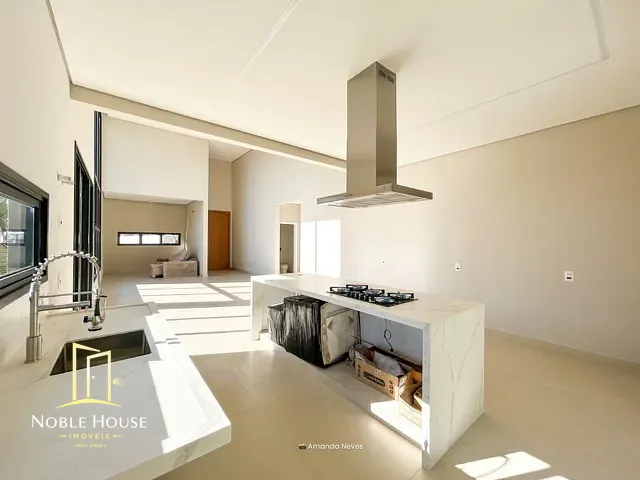 Casa 4 quartos e 5 banheiros, à venda, no bairro Santa Cândida em Vinhedo