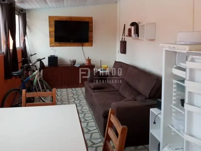 Casa com 300m² 2 quartos e 2 banheiros, à venda, no bairro Laranjal em Pelotas