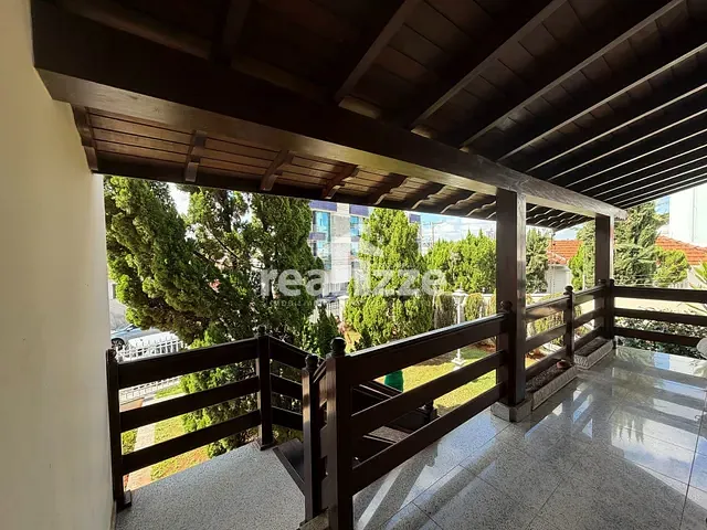 Casa com 933m² 3 quartos e 3 banheiros, à venda, no bairro Santa Cruz em Itapira