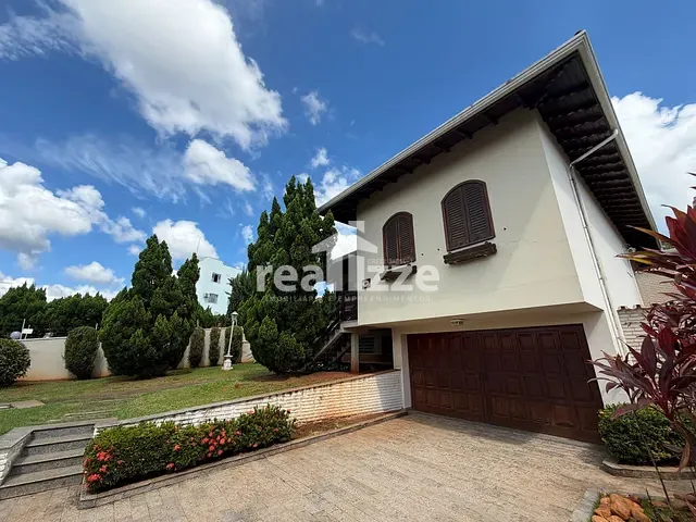 Casa com 933m² 3 quartos e 3 banheiros, à venda, no bairro Santa Cruz em Itapira