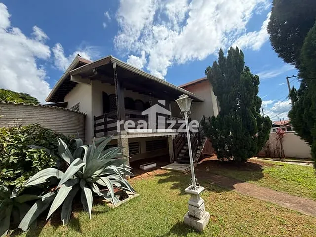 Casa com 933m² 3 quartos e 3 banheiros, à venda, no bairro Santa Cruz em Itapira