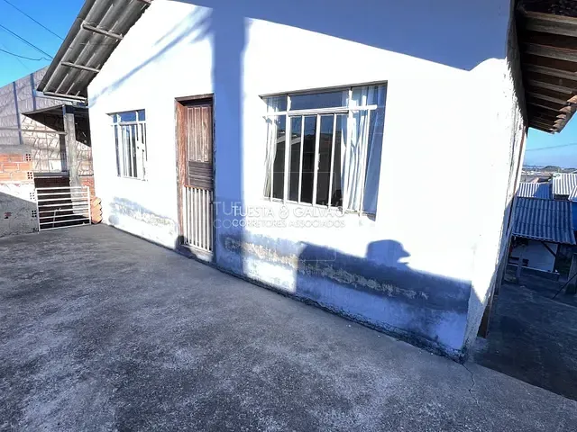 Casa com 130m² 3 quartos e 1 banheiro, à venda, no bairro Santa Terezinha em Colombo