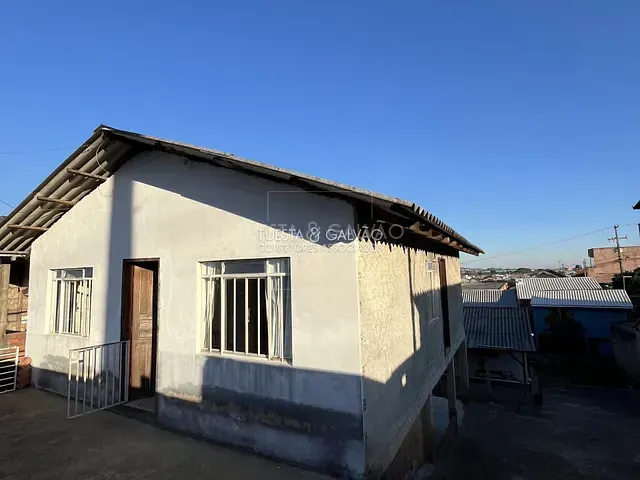 Casa com 130m² 3 quartos e 1 banheiro, à venda, no bairro Santa Terezinha em Colombo