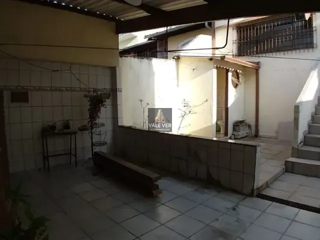 Casa com 300m² 5 quartos e 3 banheiros, à venda, no bairro Jardim Souto em São José dos Campos
