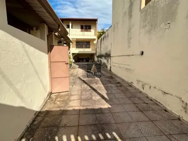 Casa com 300m² 5 quartos e 3 banheiros, à venda, no bairro Jardim Souto em São José dos Campos