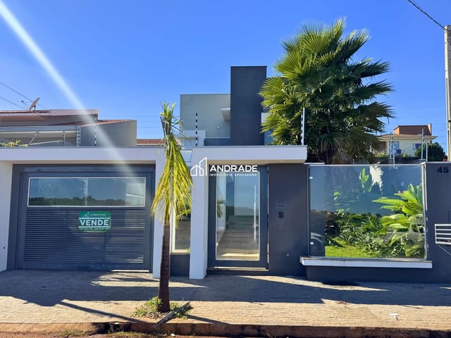 Casa com 490m² 3 quartos e 4 banheiros, à venda, no bairro Loteamento Residencial Cazarin em Apucarana