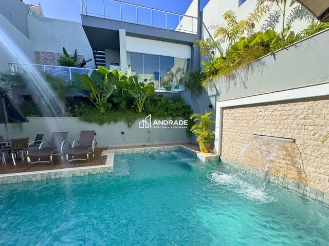 Casa com 490m² 3 quartos e 4 banheiros, à venda, no bairro Loteamento Residencial Cazarin em Apucarana
