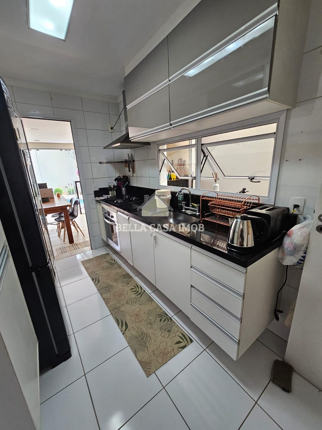 Casa à venda e aluguel com 3 quartos, 154m² - Foto 2