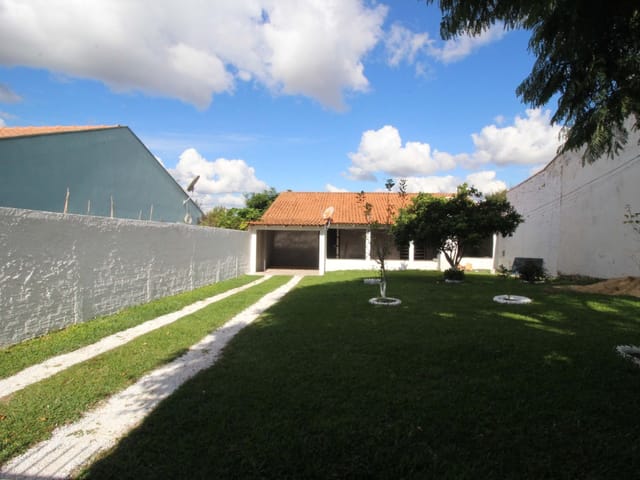 Casa com 360m² 2 quartos e 2 banheiros, à venda, no bairro Oficinas em Ponta Grossa