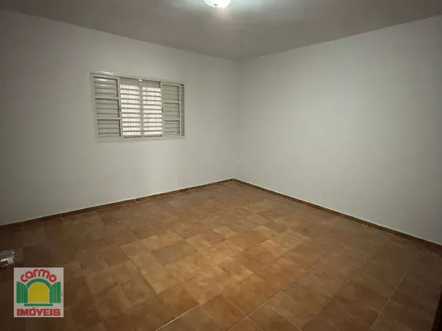 Casa 3 quartos e 2 banheiros, para alugar, no bairro Jundiaí em Anápolis