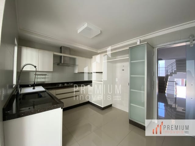 Casa com 279m² 3 quartos e 4 banheiros, à venda, no bairro OFICINAS em PONTA GROSSA