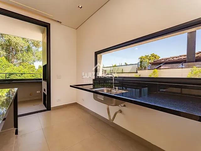 Casa com 370m² 5 quartos e 6 banheiros, à venda, no bairro São Paulo II em Cotia