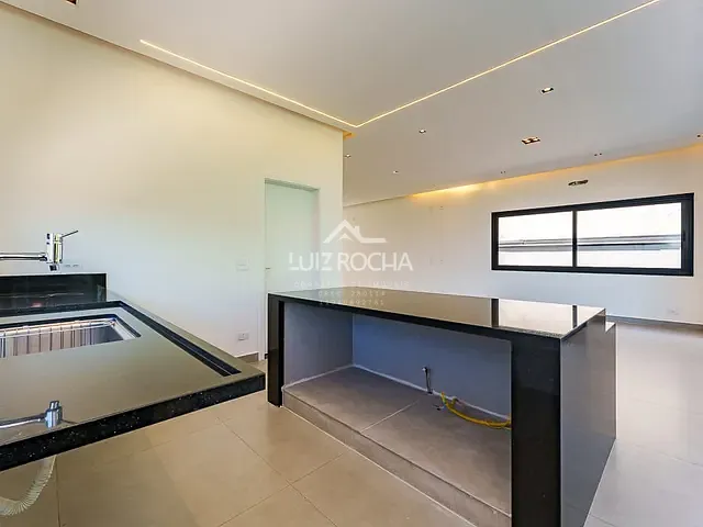 Casa com 370m² 5 quartos e 6 banheiros, à venda, no bairro São Paulo II em Cotia