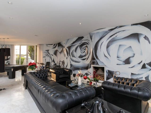 Casa com 2151m² 5 quartos e 6 banheiros, à venda, no bairro Santa Felicidade em Curitiba