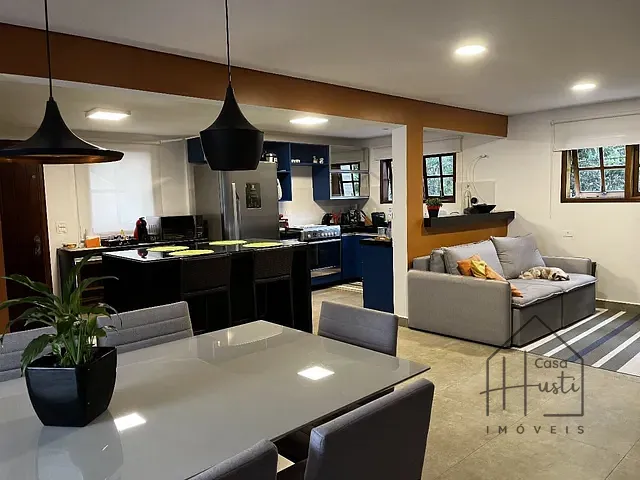 Casa com 400m² 4 quartos e 2 banheiros, à venda, no bairro Jardim das Flores em Cotia