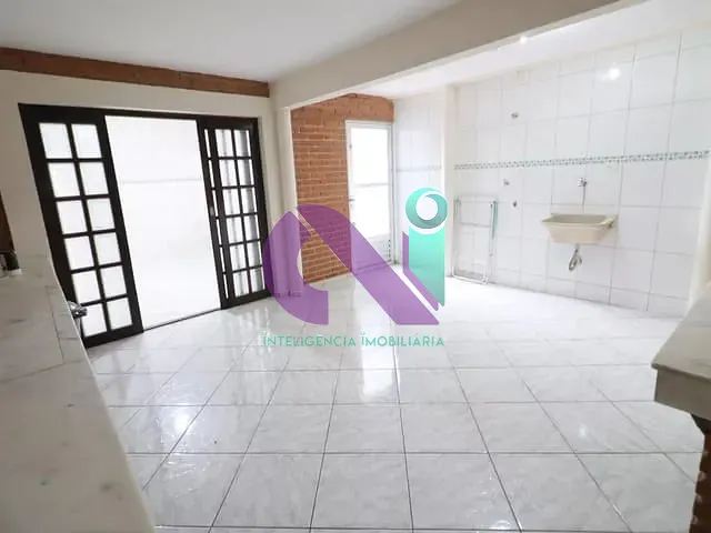 Casa 2 quartos e 3 banheiros, à venda, no bairro Jardim das Flores em Osasco