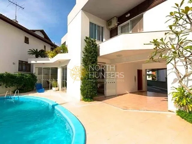 Casa com 450m² 3 quartos e 4 banheiros, para alugar, no bairro Jurerê Internacional em Florianópolis