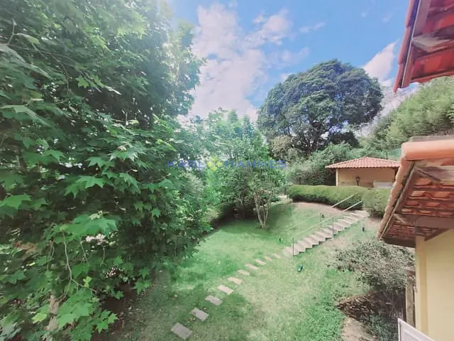 Casa 6 quartos e 3 banheiros, à venda, no bairro Nogueira em Petrópolis