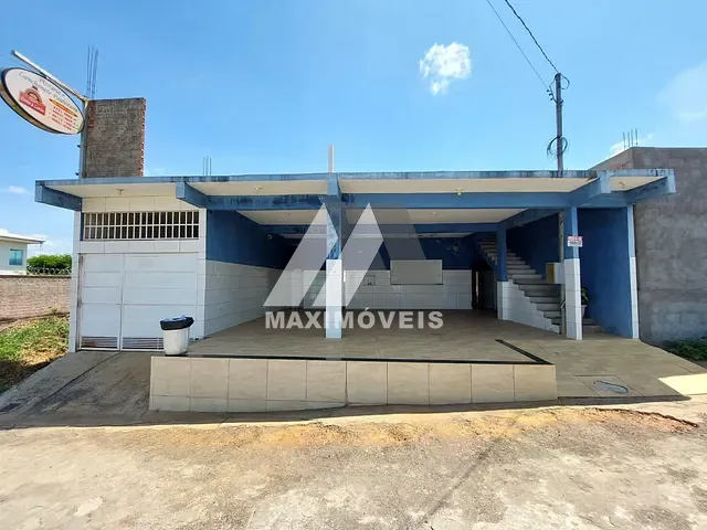 Casa com 360m² 2 quartos e 1 banheiro, à venda, no bairro São Mateus em Araçuaí