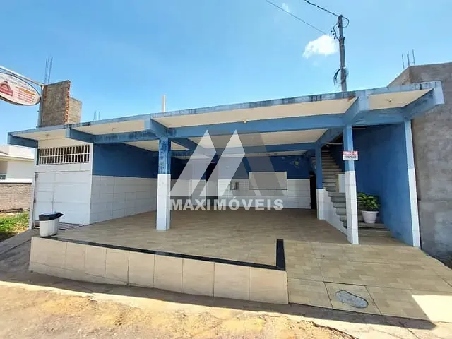 Casa com 360m² 2 quartos e 1 banheiro, à venda, no bairro São Mateus em Araçuaí