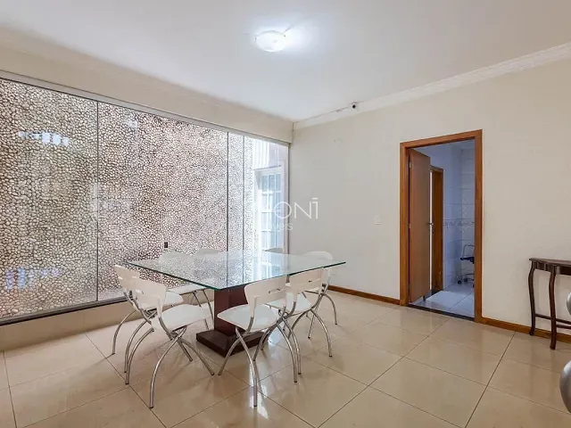 Casa 5 quartos e 3 banheiros, à venda, no bairro Asa Sul em Brasília